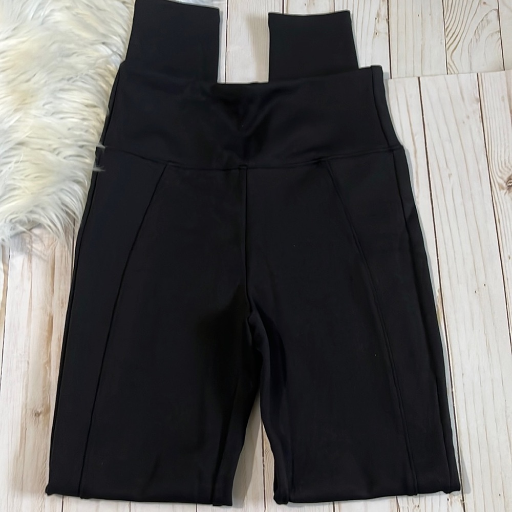 Spanx Assets black leggings size Small